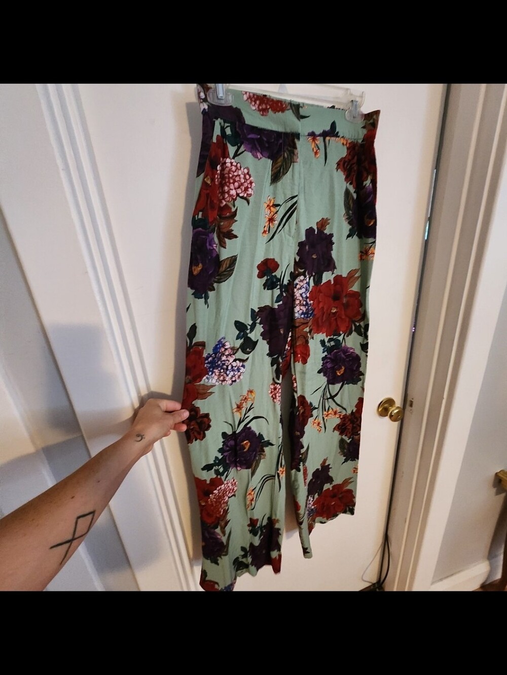 H&M Sage Green Wide-Leg Floral Pants with Red & Purple Blooms - Picture 5 of 6